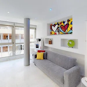 https://marina-suite.adeje-hotels.com